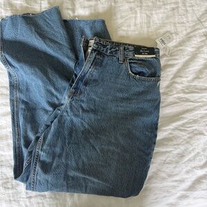 Abercrombie ‘The Loose’ Curve love jeans